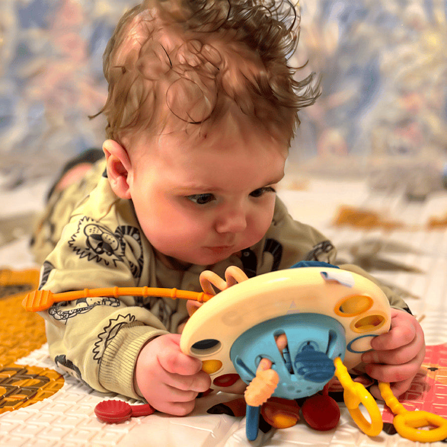 Montessori UFO Pulling Toy